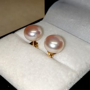 14k Gold and slightly pink Pearl earrings